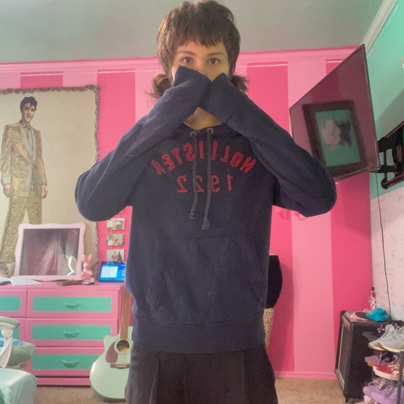 Hollister Men's Dark Blue Hoodie - Picture 1 of 3